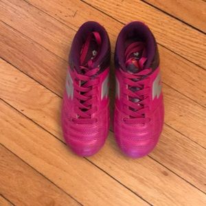 Girls cleats, great condition size 12w